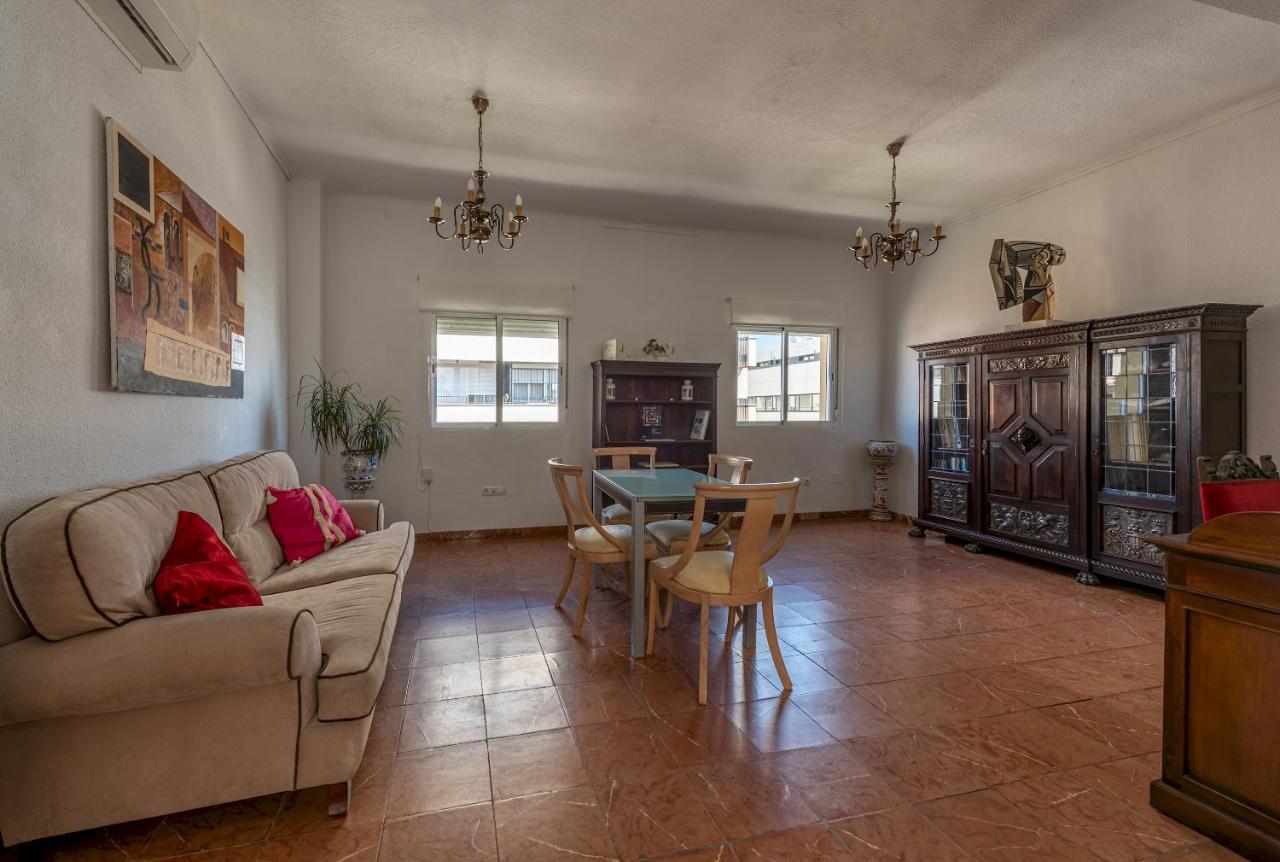 Wide And Traditional- 2Bd 1Bth- Gavidia Sewilla Zewnętrze zdjęcie